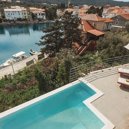 Sol Luxury Residence Near The Beach With Shared Heated Pool Božava Dış mekan fotoğraf